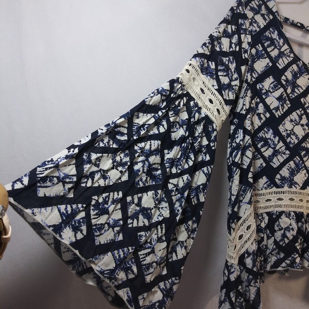 Philosophy Blue White Tie Dye Embroidered Boho Top Size Small - Picture 4 of 7